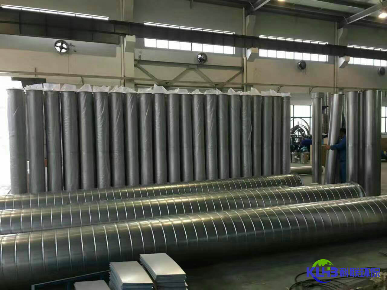 �����L��