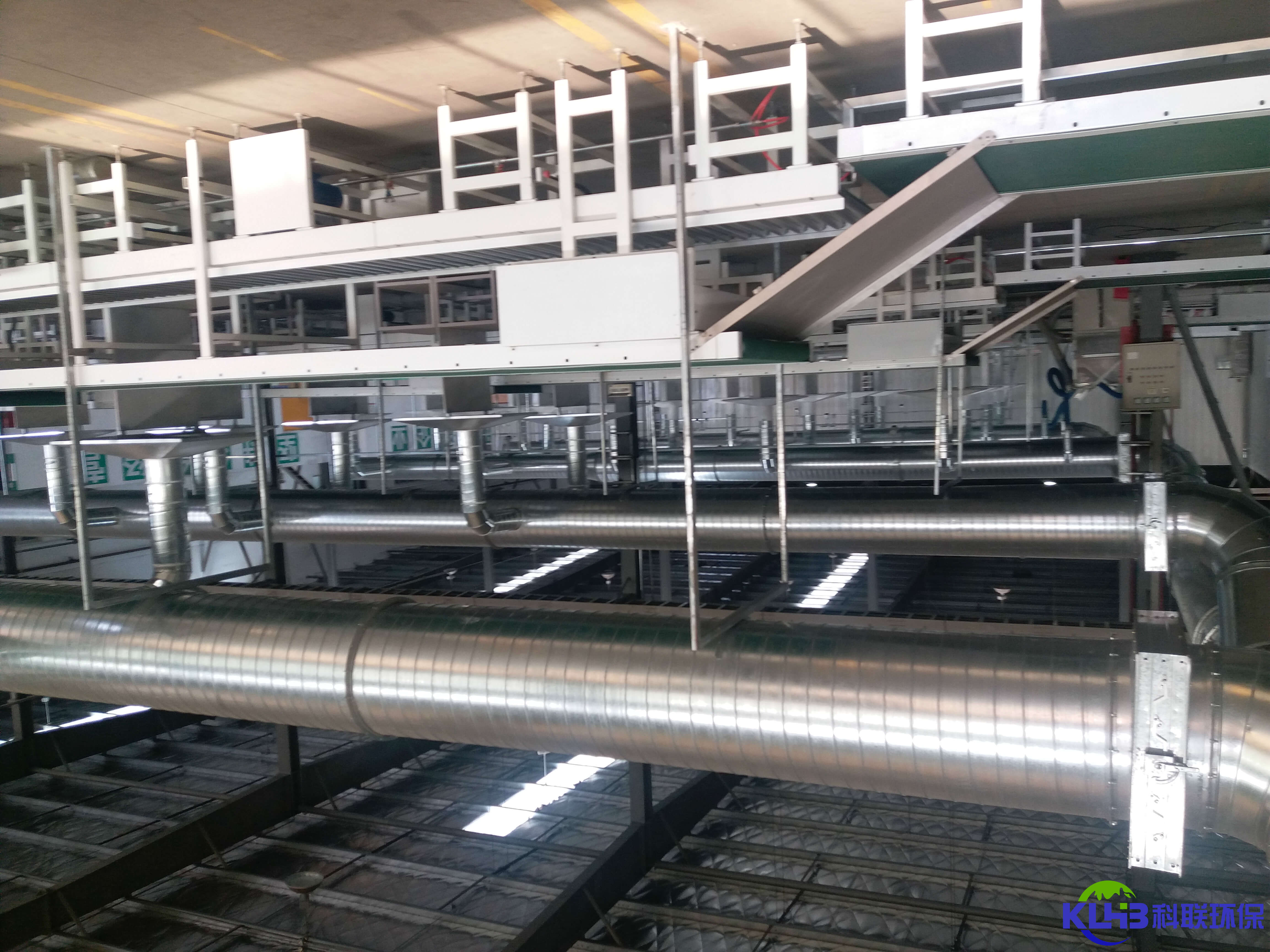 �����L��